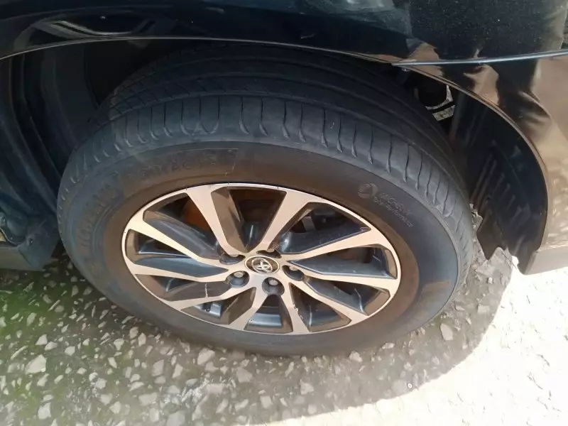 Toyota Harrier   - 2012