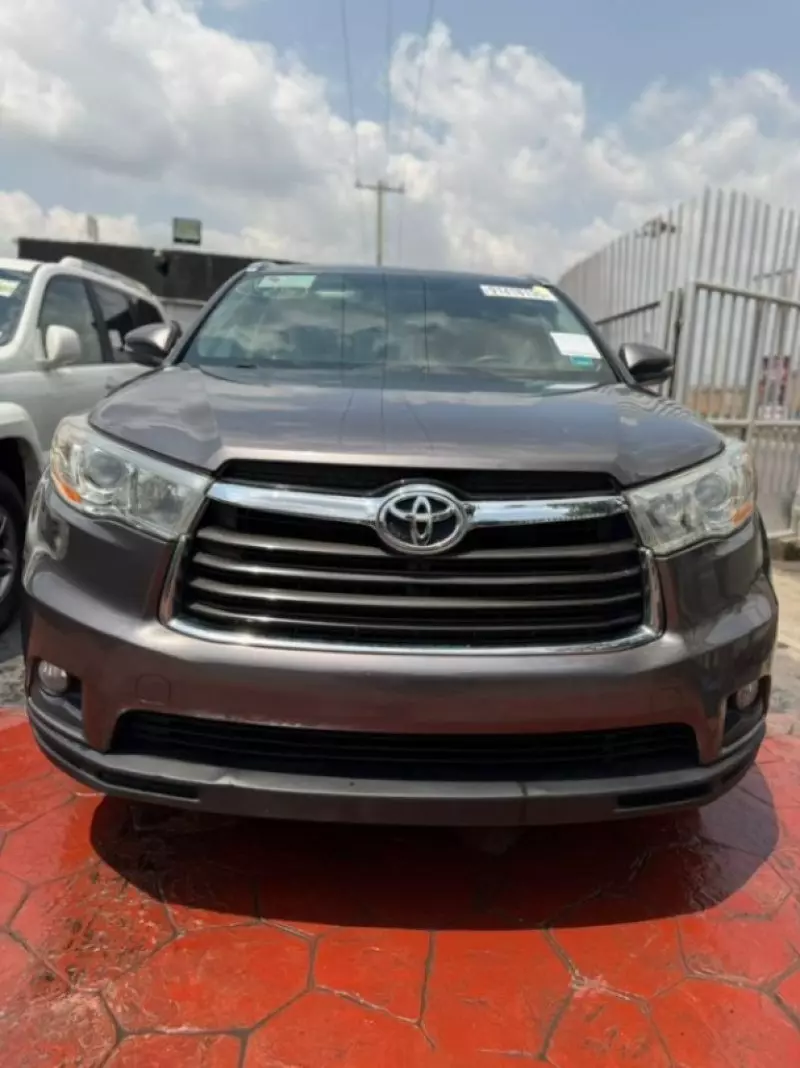 Toyota Highlander   - 2014