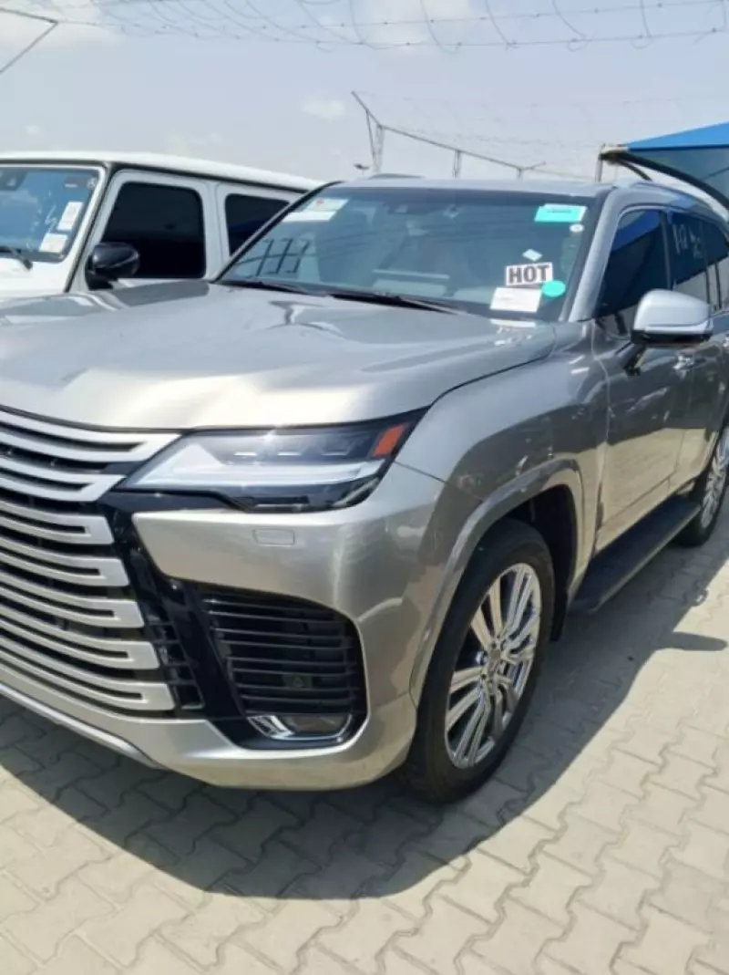 Lexus LX 600