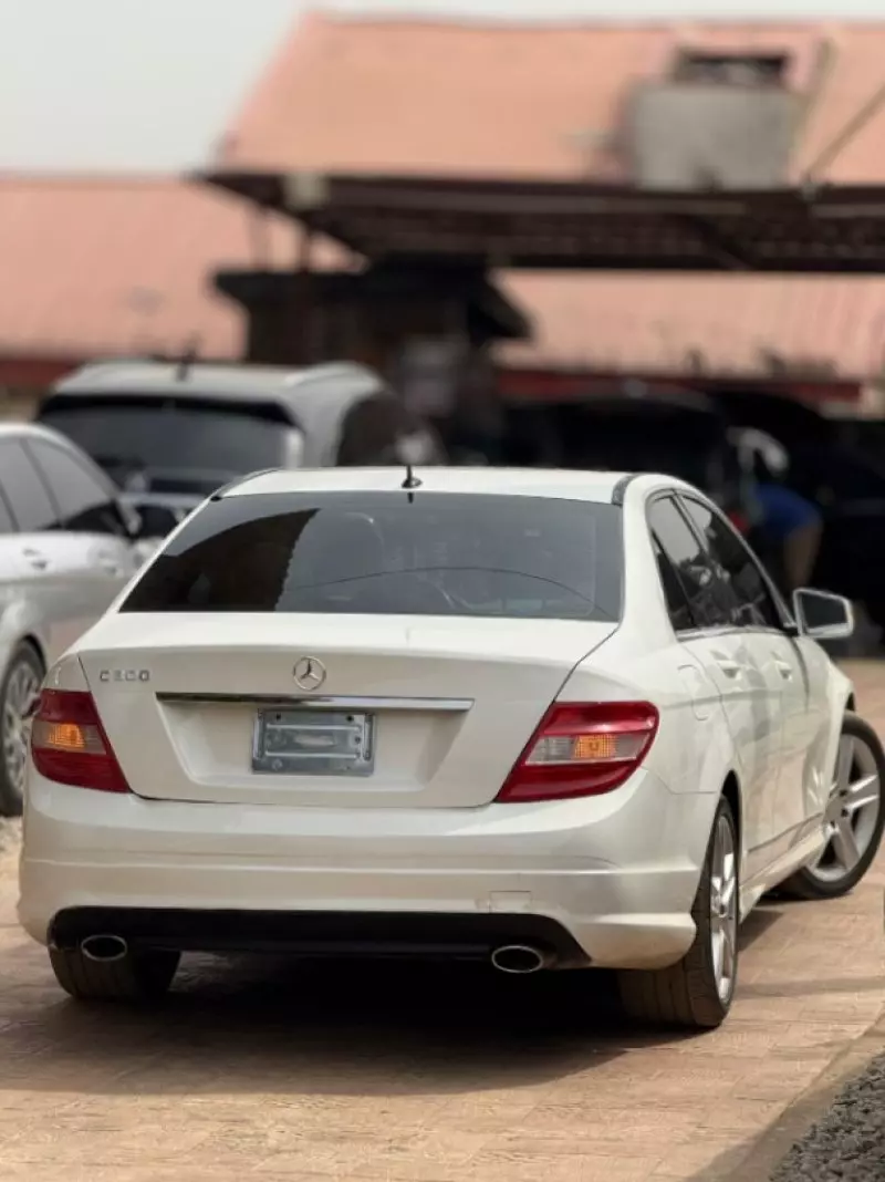 Mercedes-Benz C 300   - 2010