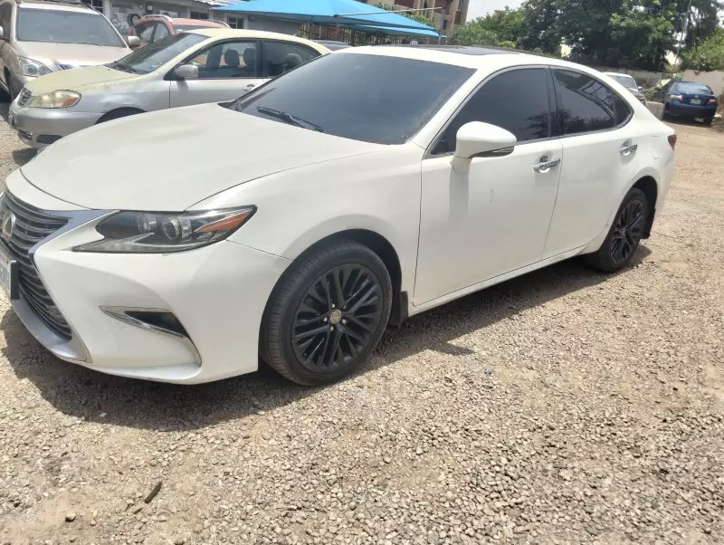 Lexus ES   - 2013