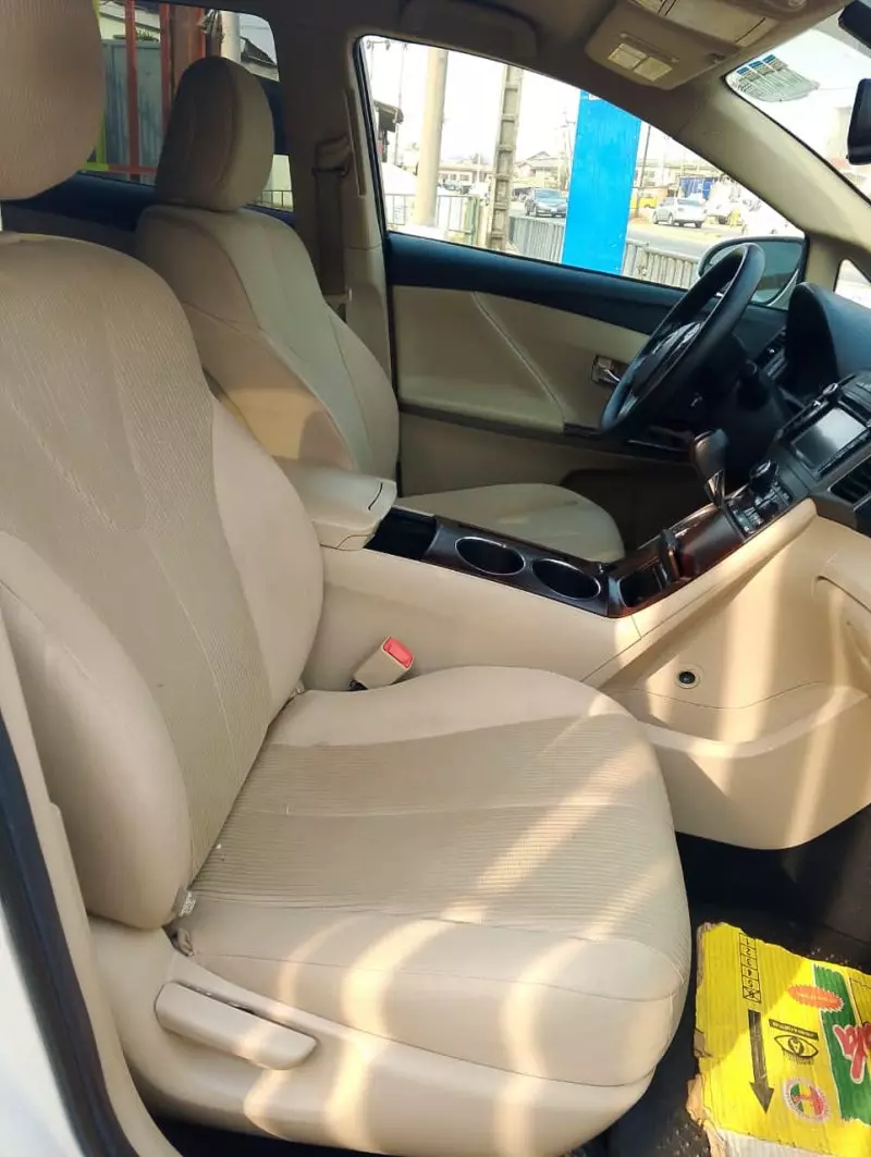Toyota Venza   - 2013