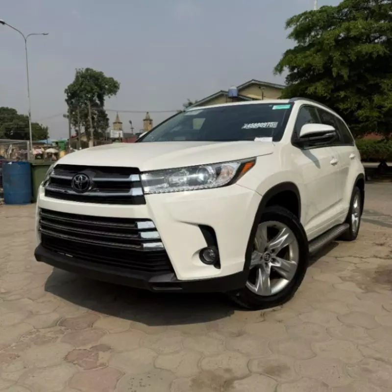 Toyota Highlander   - 2016