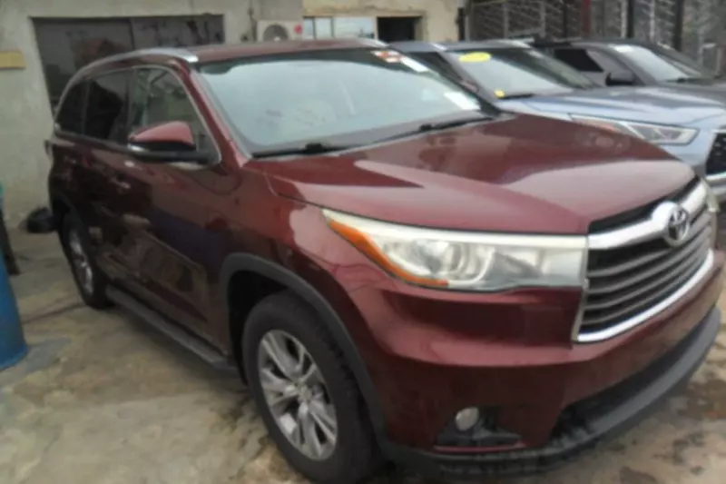 Toyota Highlander   - 2015