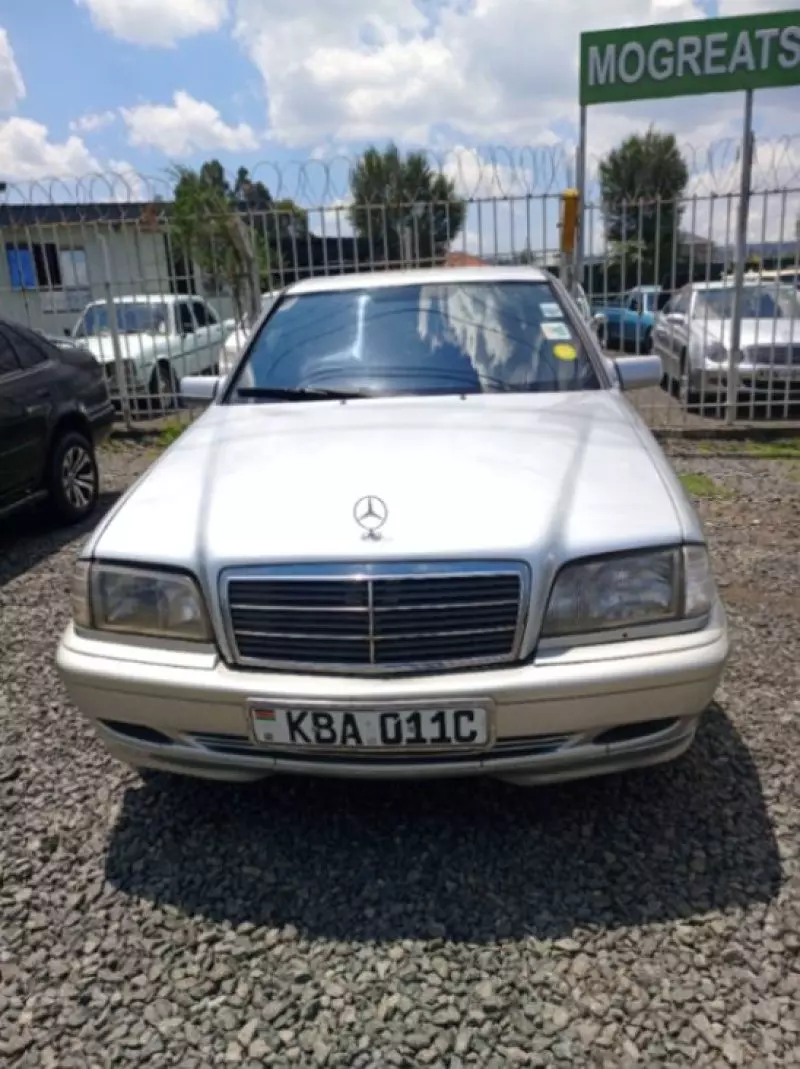Mercedes-Benz 1820   - 2005