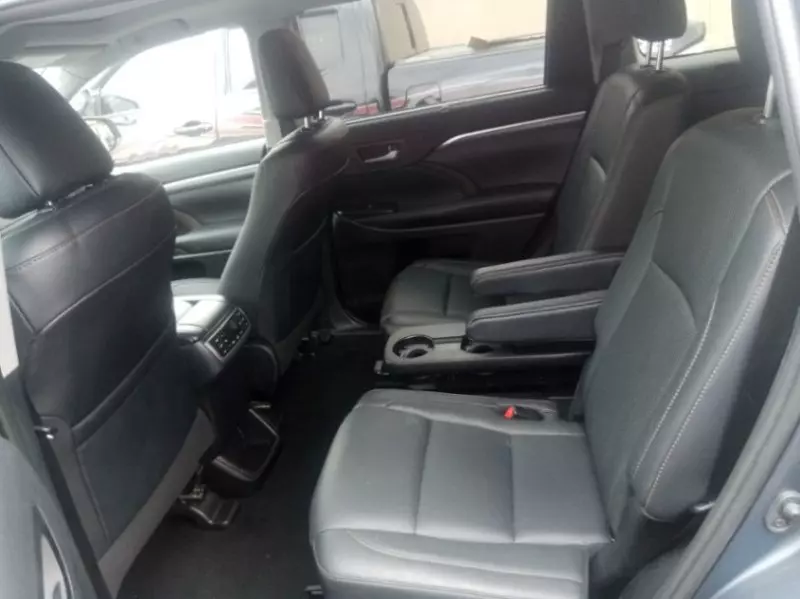 Toyota Highlander   - 2019