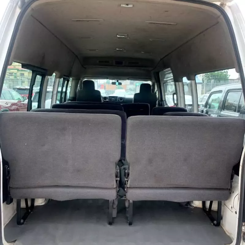 Nissan Urvan   - 2013