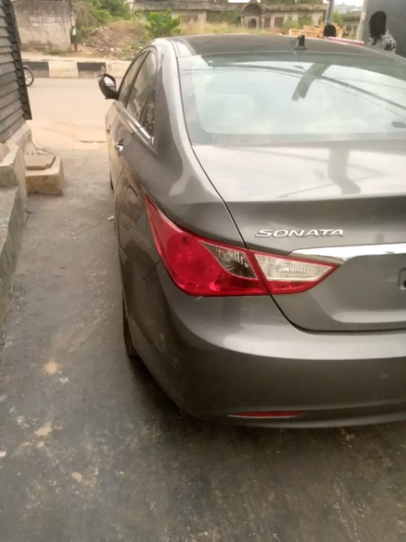 Hyundai Sonata   - 2013