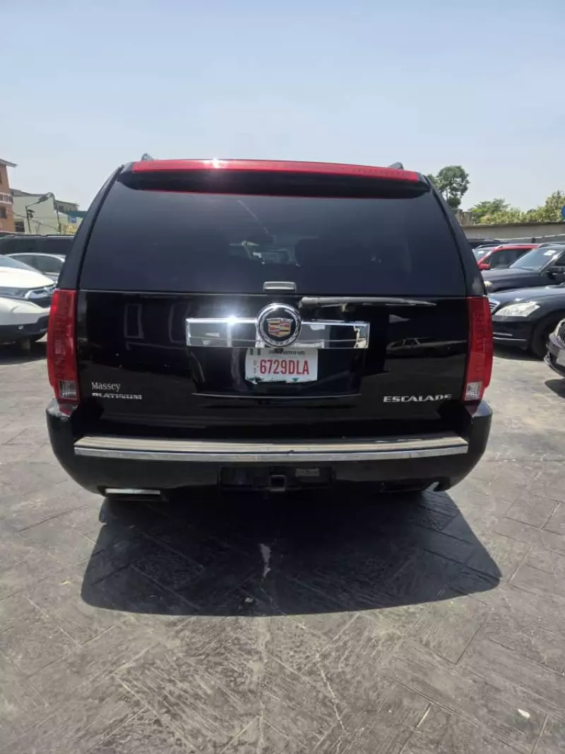 Cadillac Escalade   - 2014
