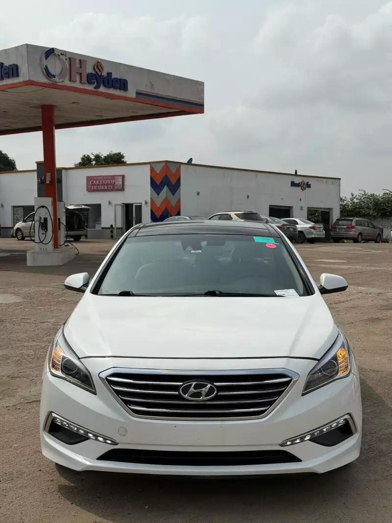 Hyundai SONATA 2,0L BVA / Cuir Luxury   - 2015