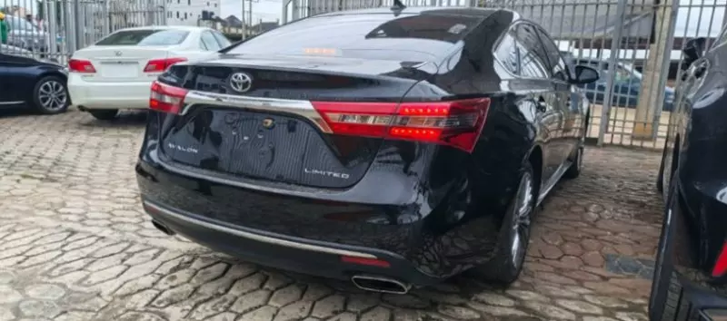 Toyota Avalon   - 2016