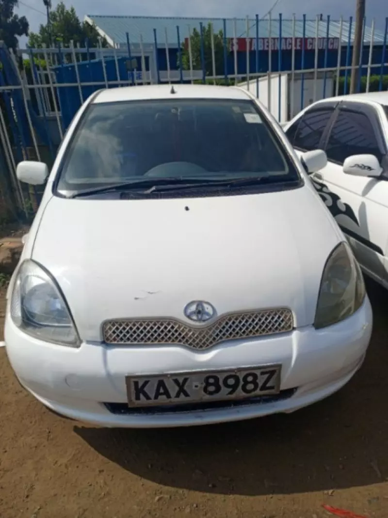 Toyota Vitz   - 1998