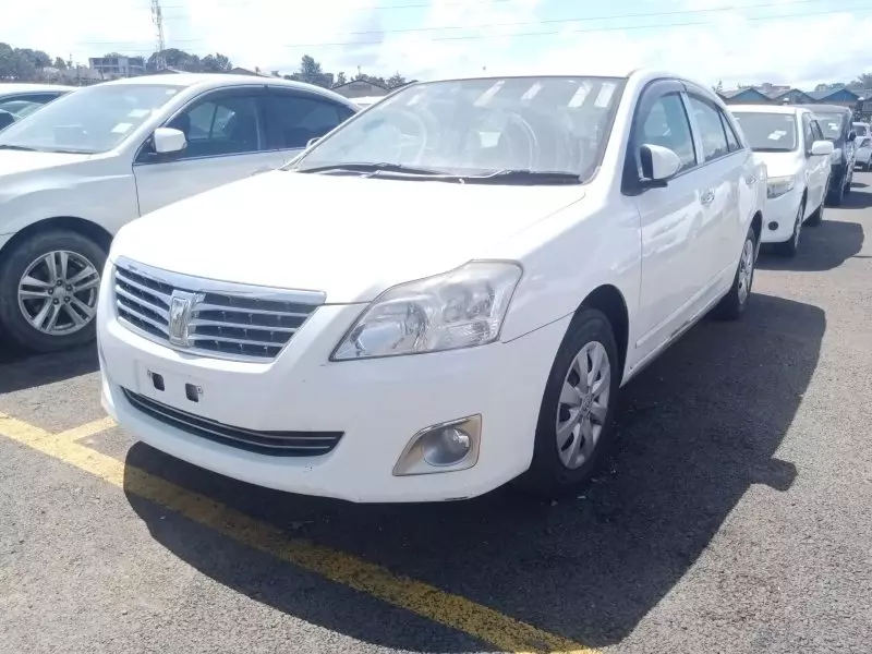 Toyota Premio    - 2012
