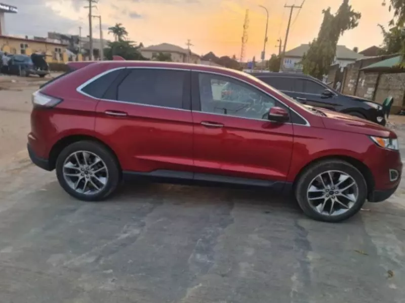 Ford Edge   - 2016