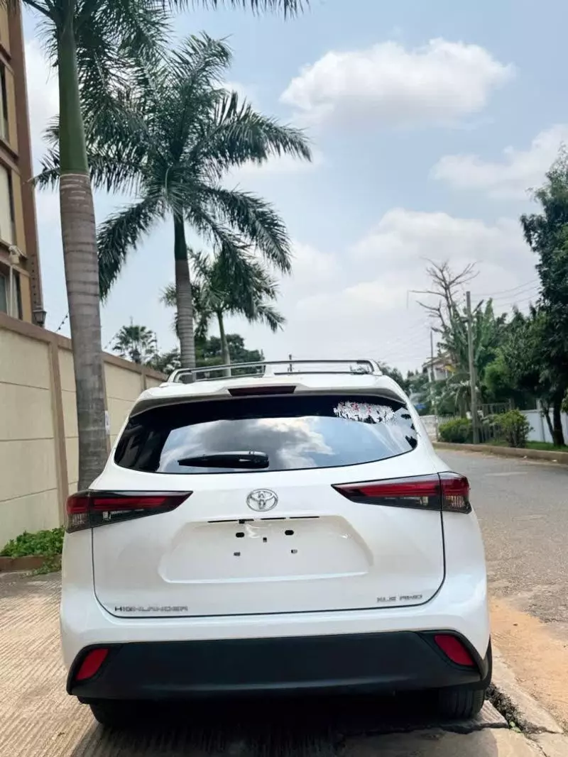 Toyota Highlander   - 2024