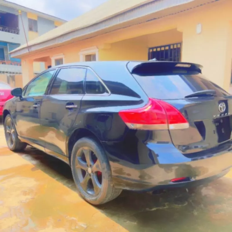 Toyota Venza   - 2011