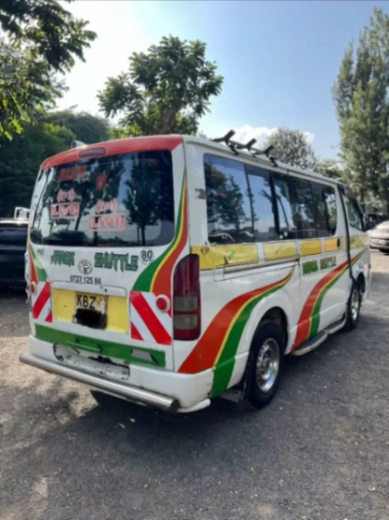 Toyota Hiace   - 2011