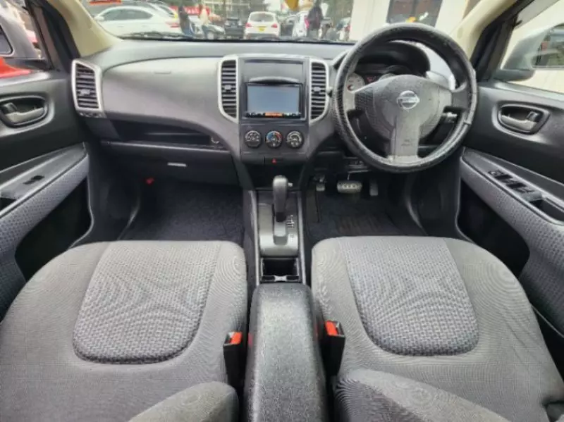 Nissan Wingroad    - 2015
