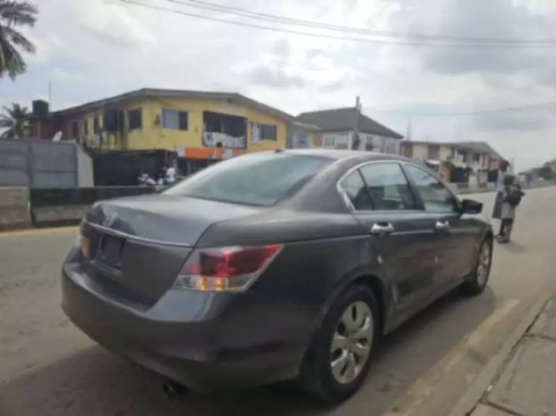 Honda Accord   - 2009