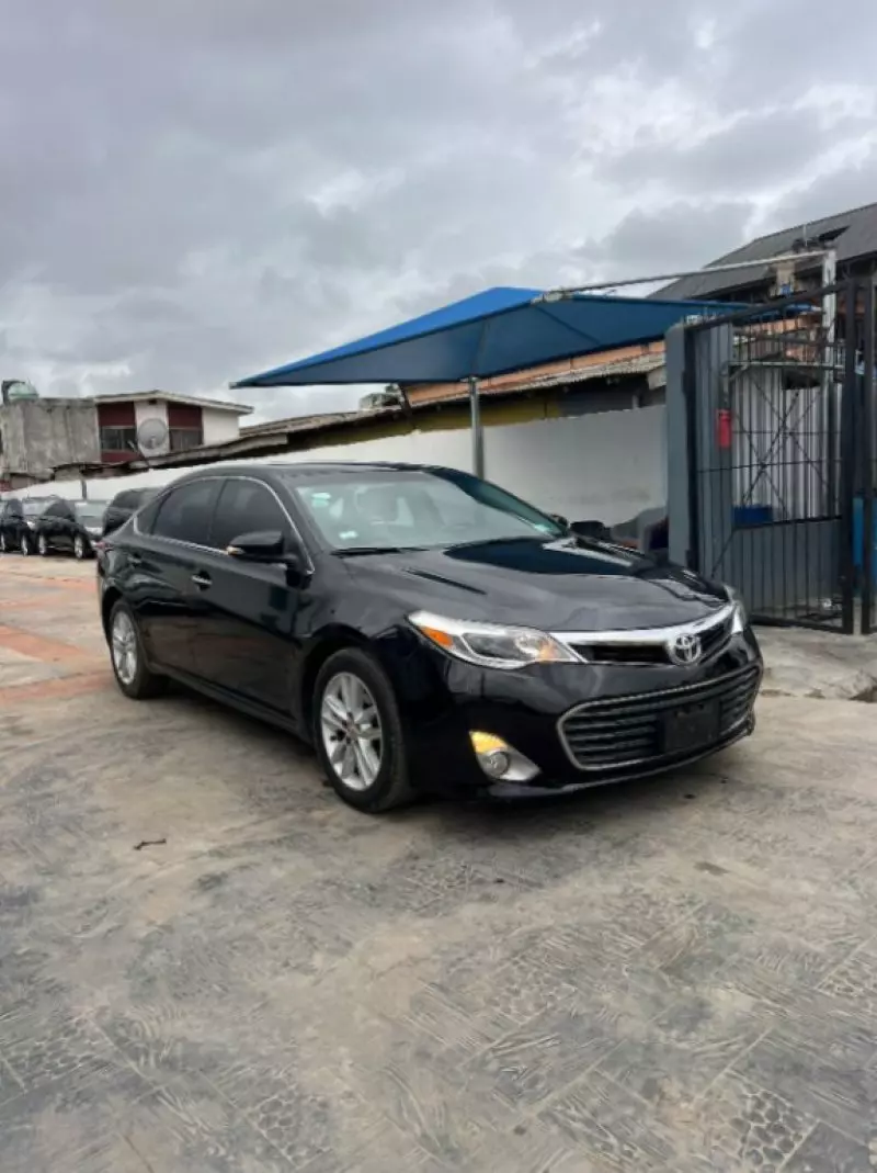 Toyota Avalon   - 2013