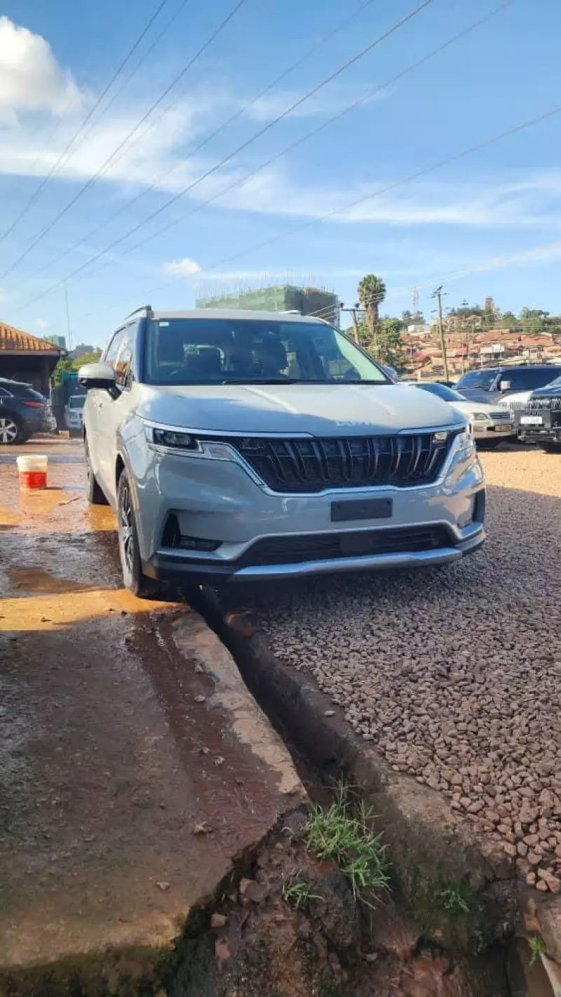 KIA Carnival   - 2023