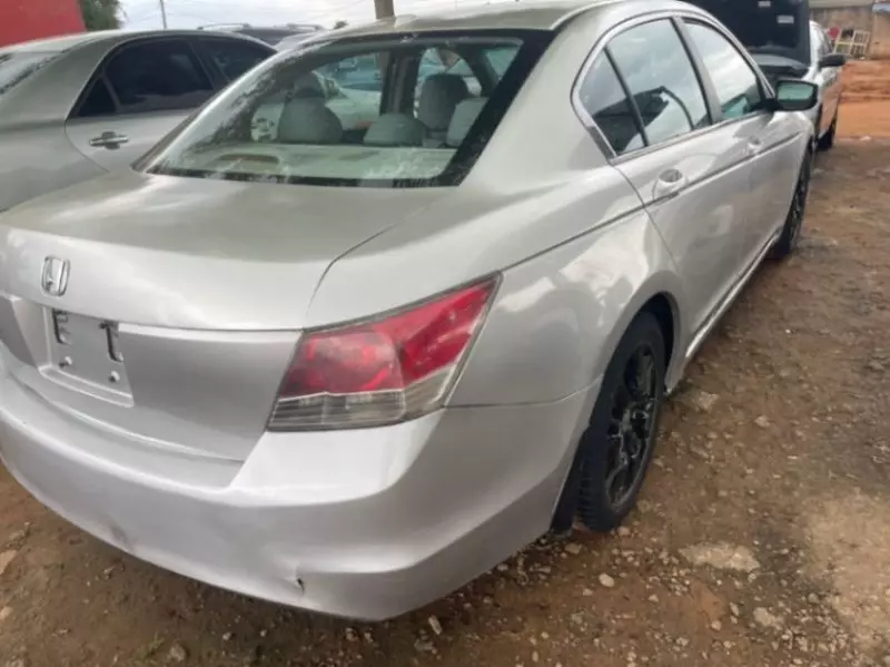 Honda Accord   - 2009