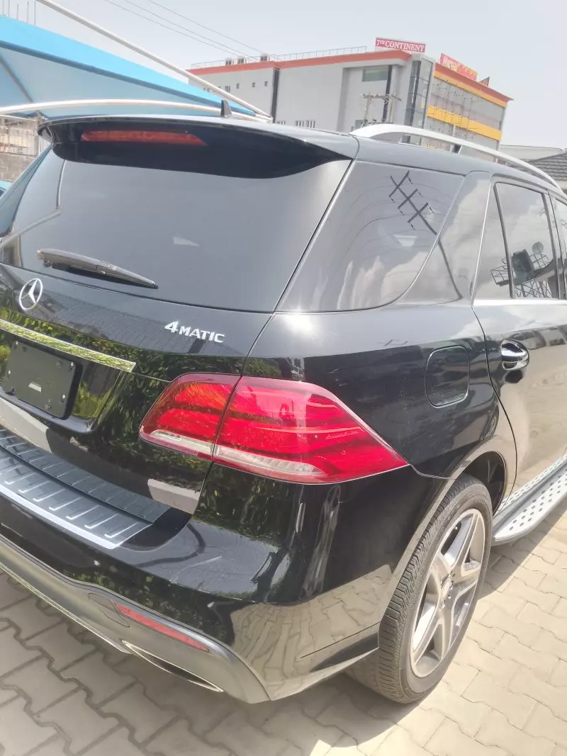 Mercedes-Benz GLE 400   - 2016