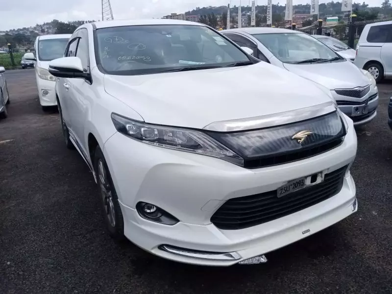 Toyota Harrier   - 2015