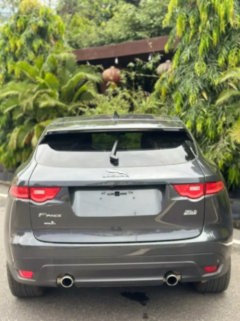 Jaguar F-Pace