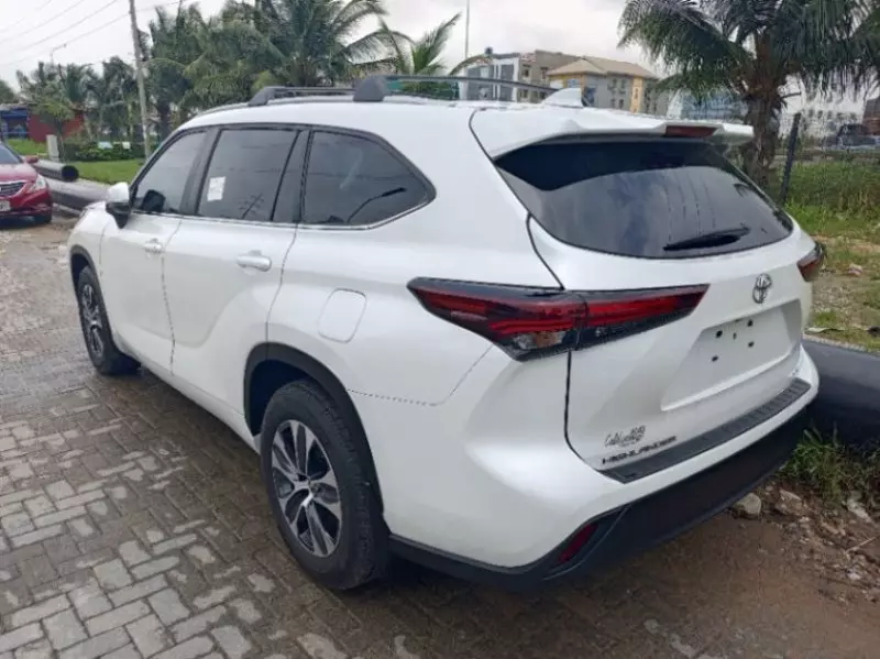 Toyota Highlander   - 2024