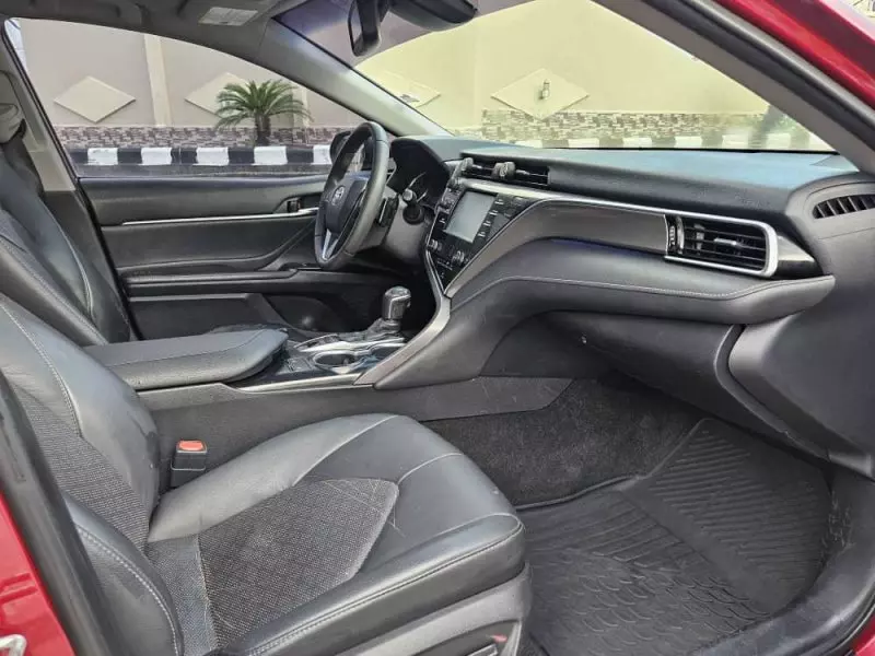 Toyota Camry   - 2018