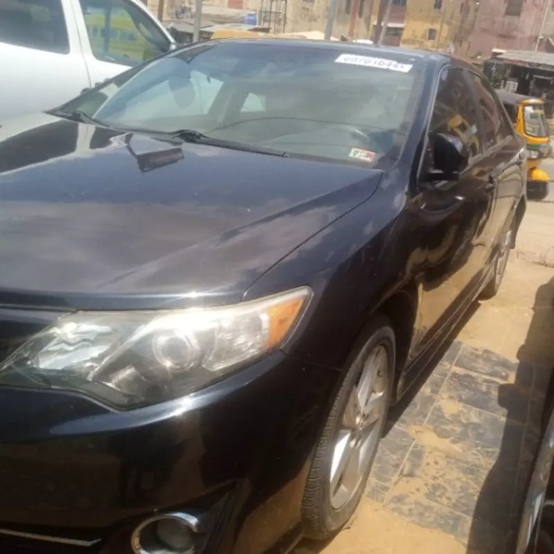 Toyota Camry   - 2014