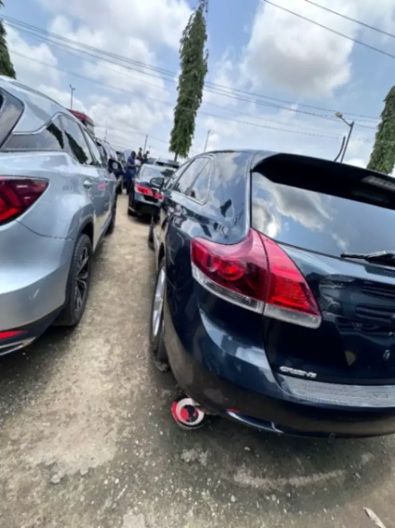 Toyota Venza   - 2013