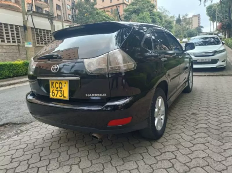 Toyota Harrier   - 2011