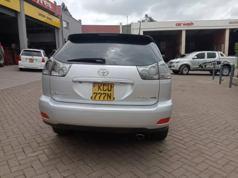 Toyota Harrier   - 2012