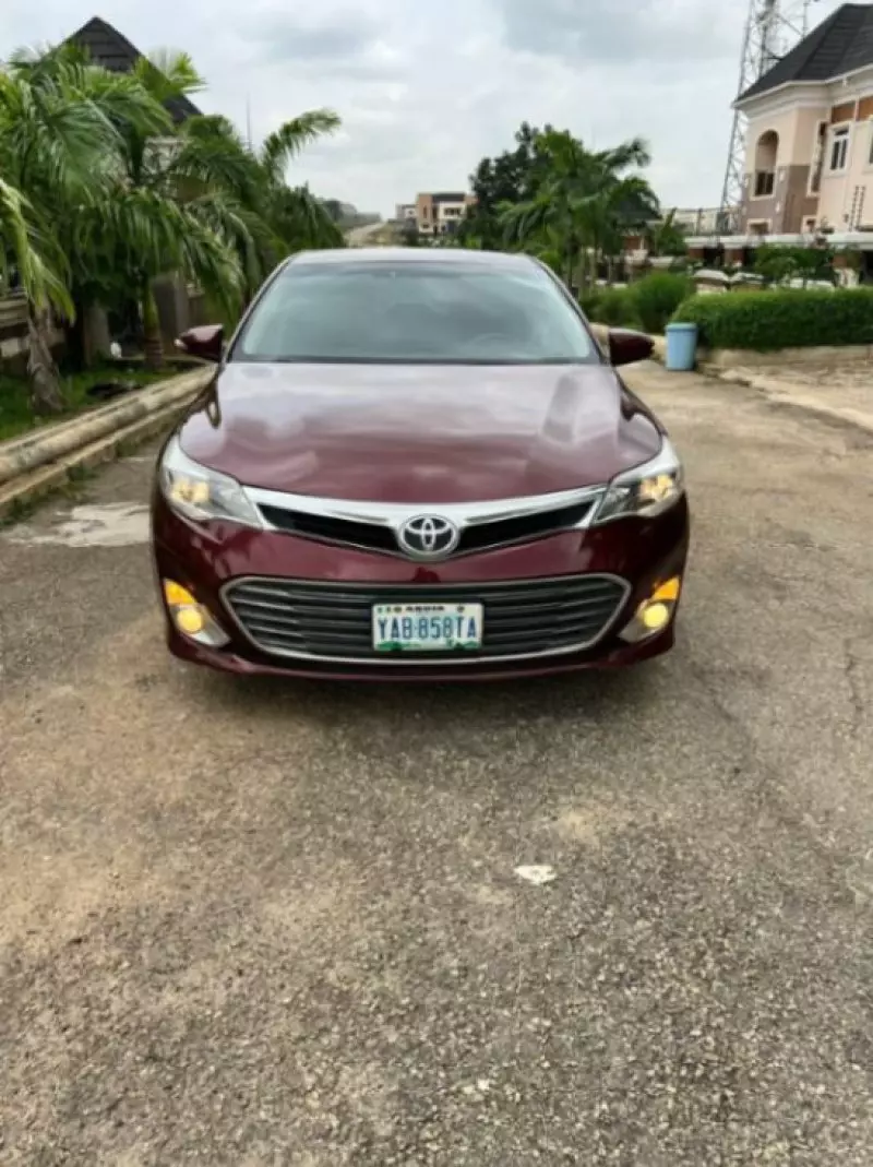 Toyota Avalon   - 2013