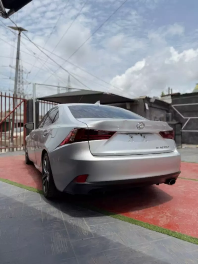 Lexus IS   - 2014