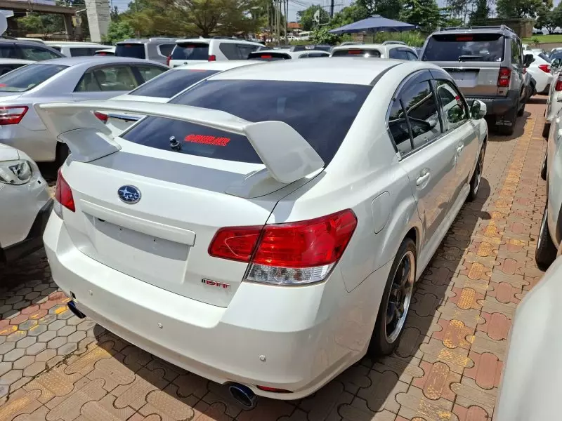 Subaru Legacy - 2012