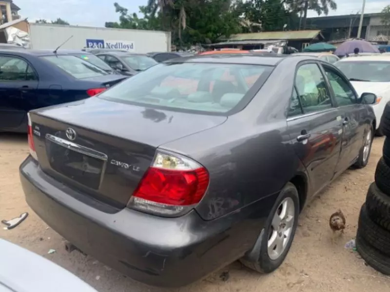 Toyota Camry   - 2006