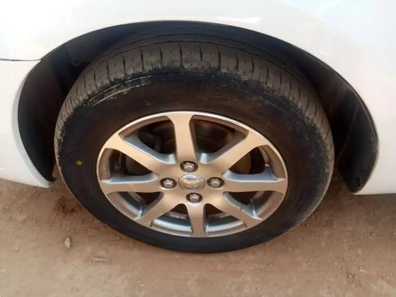 Toyota Raum    - 2009