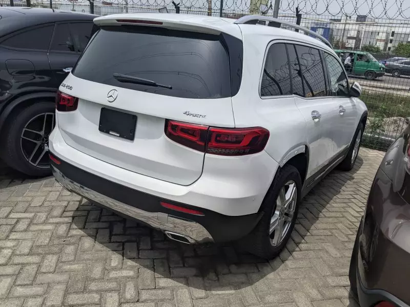 Mercedes-Benz GLB 250   - 2021