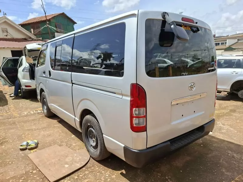 Toyota Hiace   - 2013