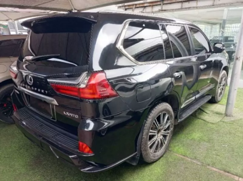 Lexus LX 570   - 2017
