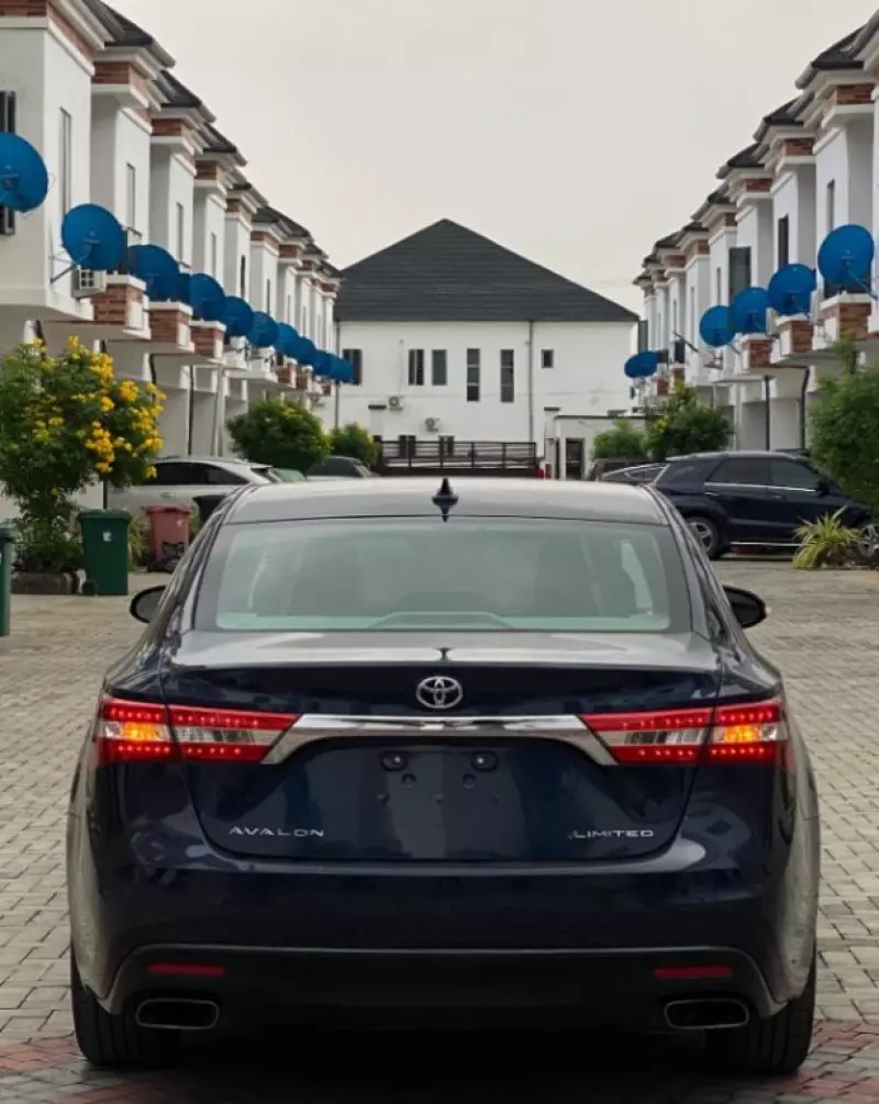 Toyota Avalon - 2014
