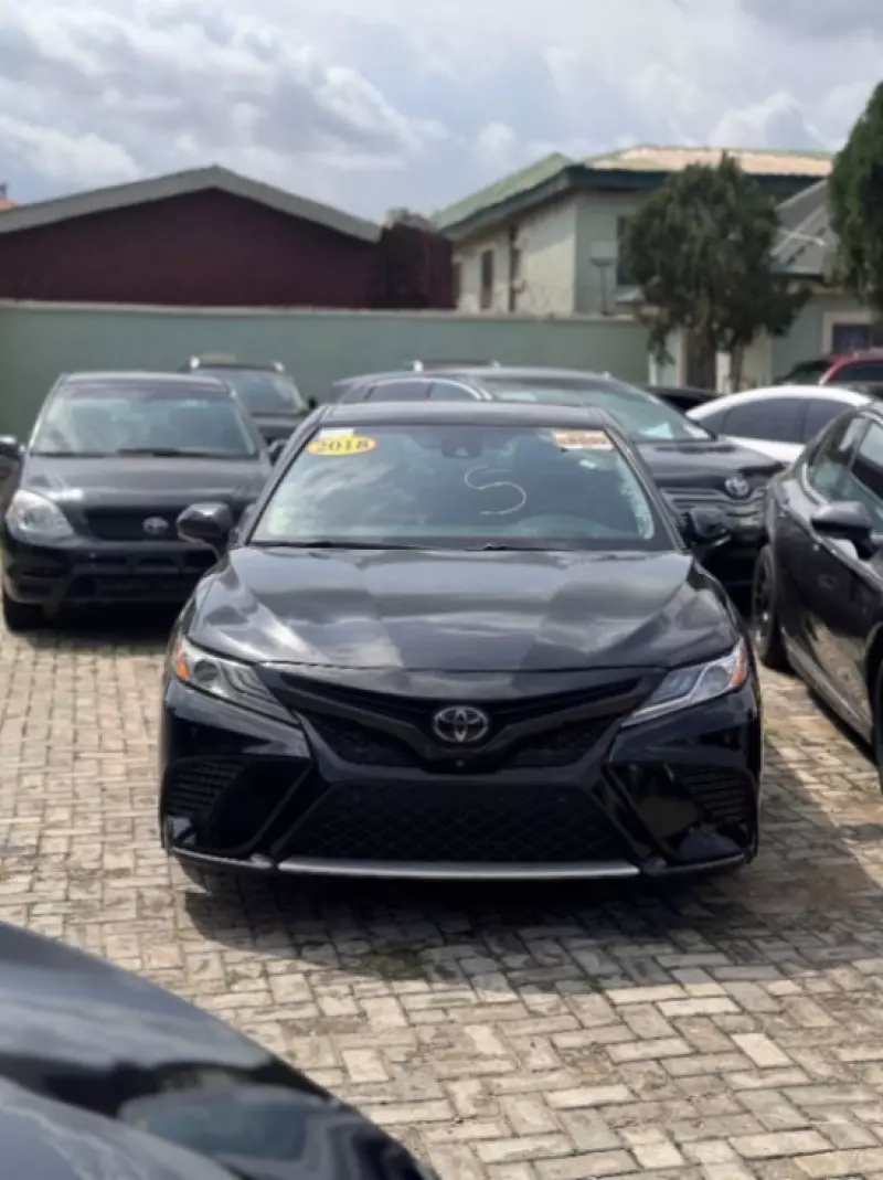 Toyota Camry   - 2018
