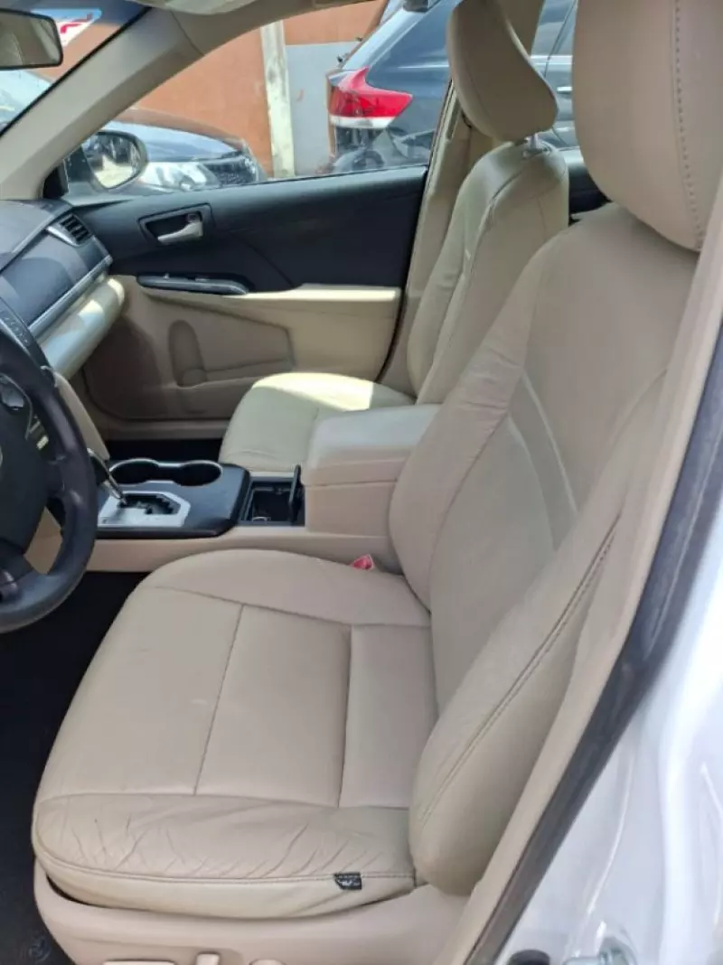 Toyota Camry   - 2013