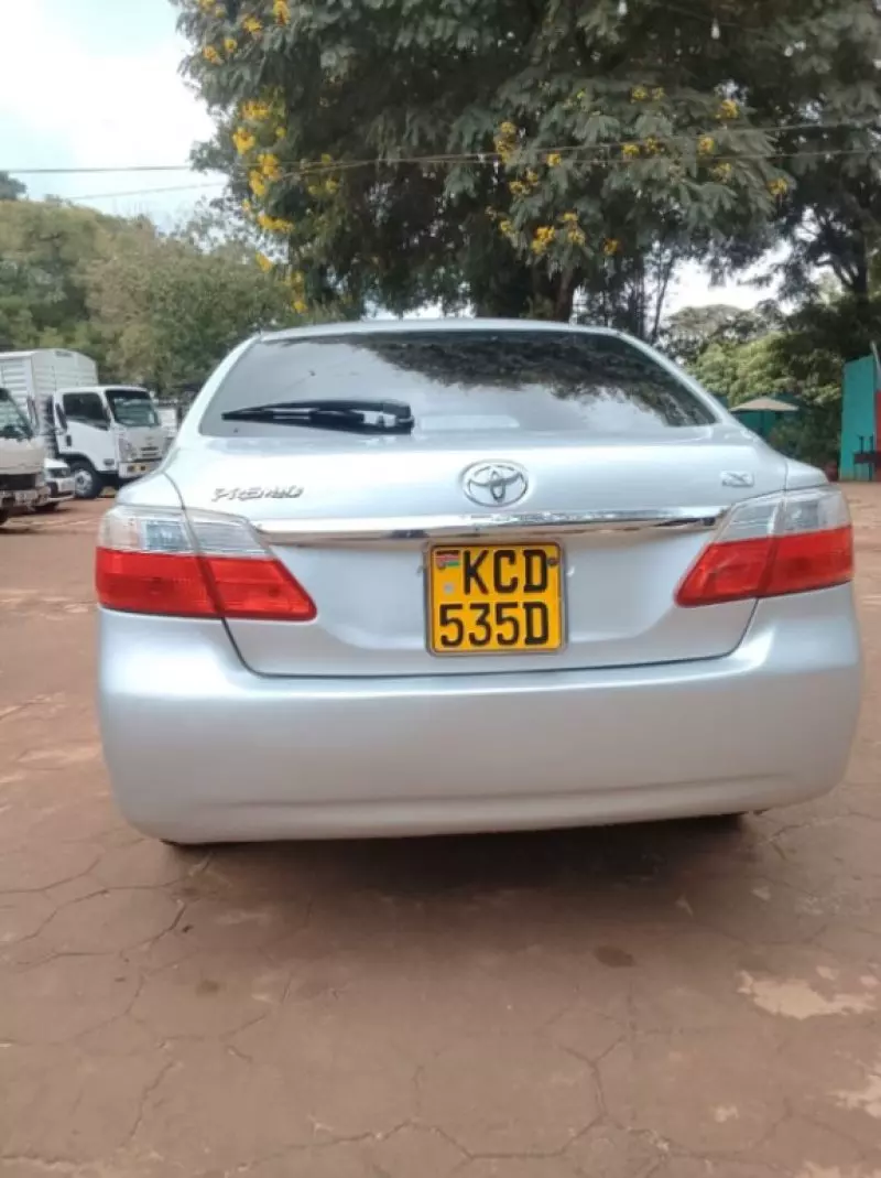 Toyota Premio    - 2008