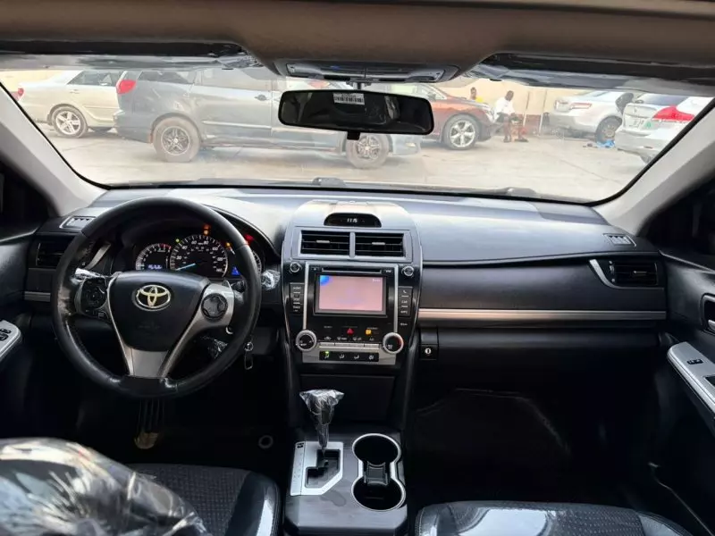 Toyota Camry   - 2012