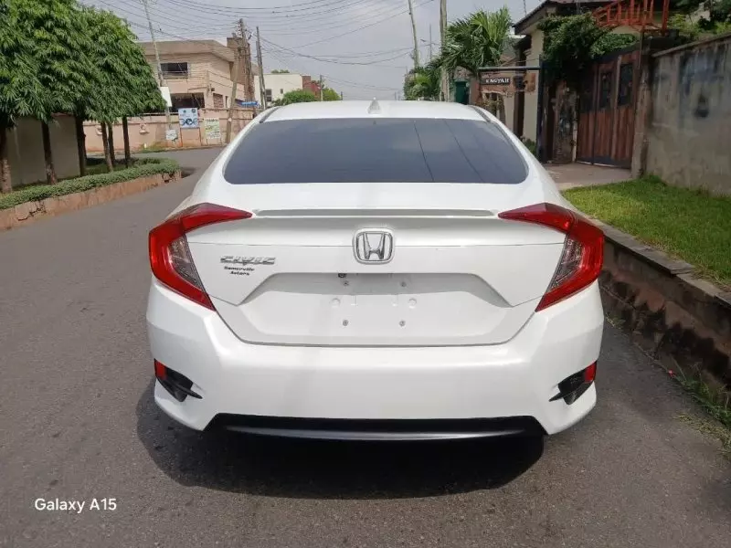 Honda Civic   - 2016