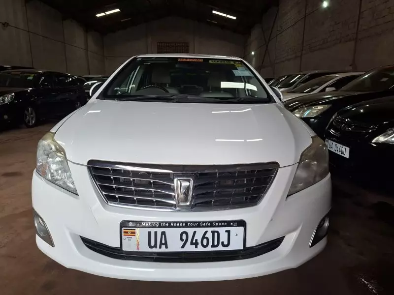 Toyota Premio    - 2011